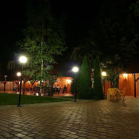 Hotel Tenishouse 마르키 외부 사진