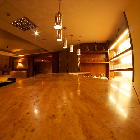 Hotel Tenishouse 마르키 외부 사진