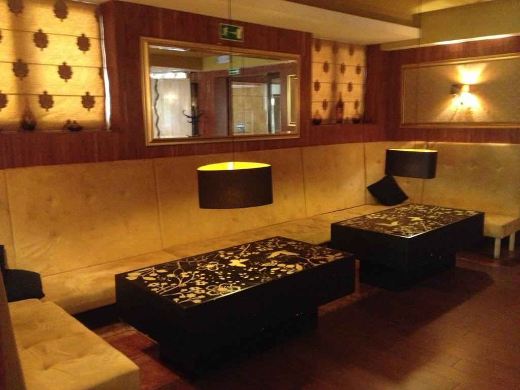 Hotel Tenishouse 마르키 외부 사진