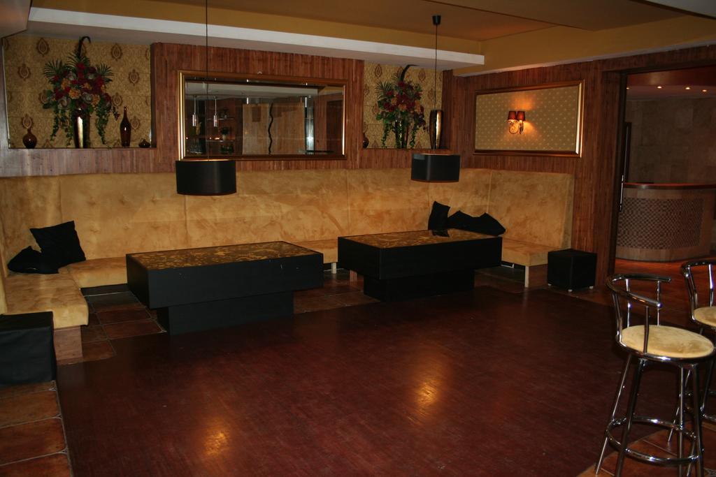 Hotel Tenishouse 마르키 외부 사진