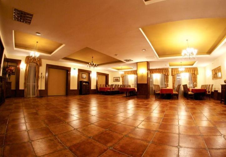 Hotel Tenishouse 마르키 외부 사진