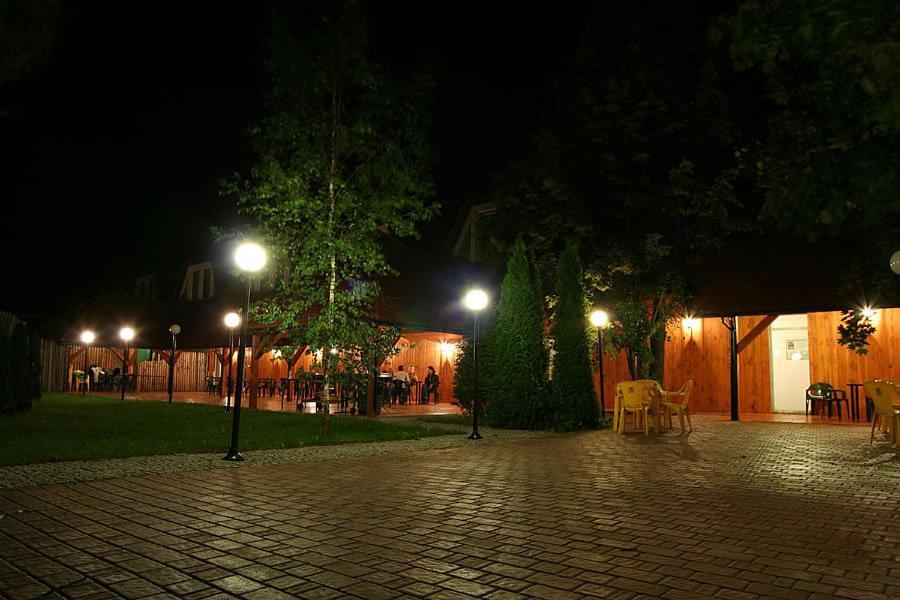 Hotel Tenishouse 마르키 외부 사진