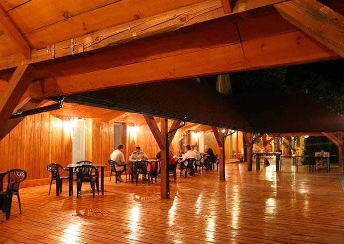 Hotel Tenishouse 마르키 외부 사진