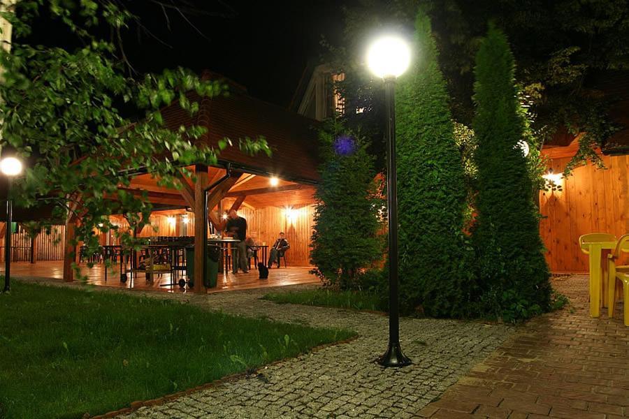 Hotel Tenishouse 마르키 외부 사진
